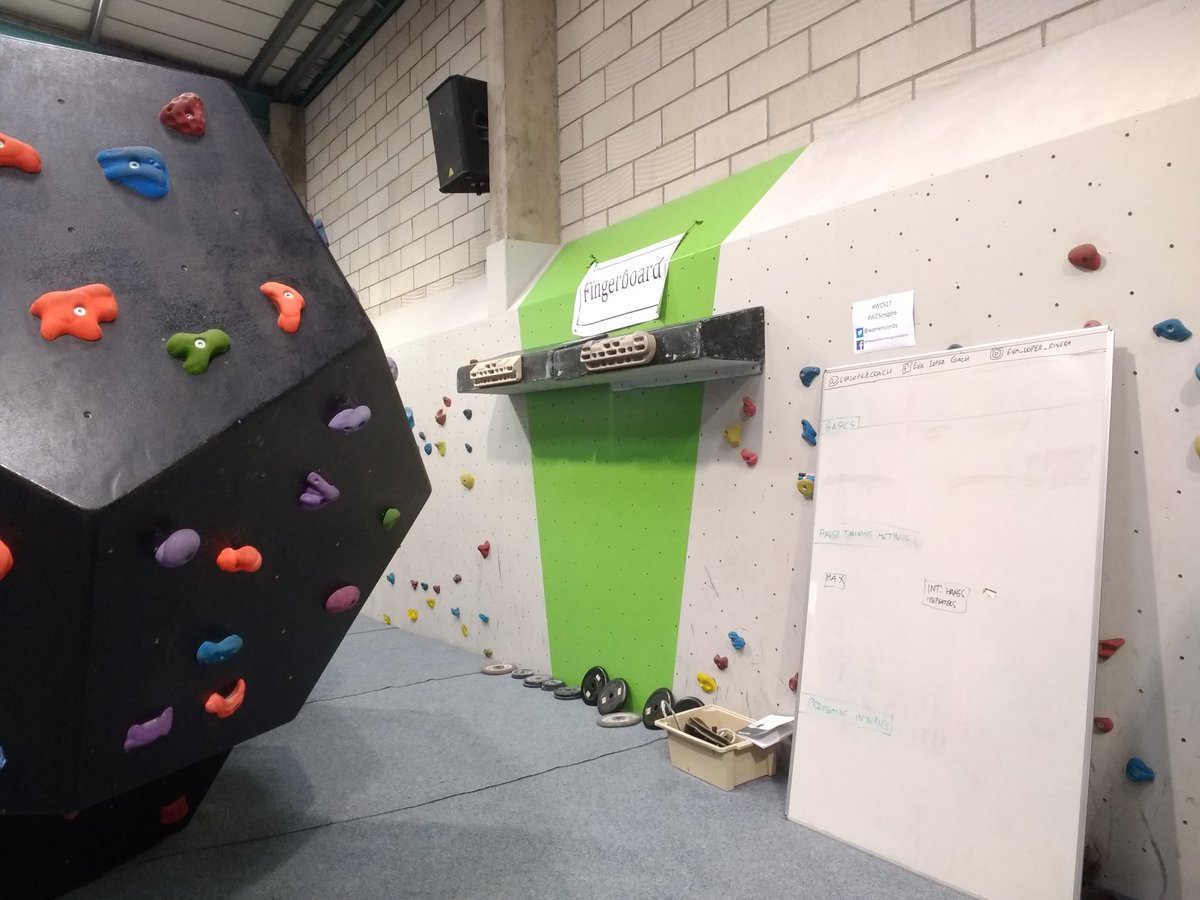 evalopezrivera's tweet photo. Had a great day giving some fingerboard workshops at @womenclimbs #wcs17. Thanks to all participants, I hope you learned a lot!😉 https://t.co/MBjNcpZDCs