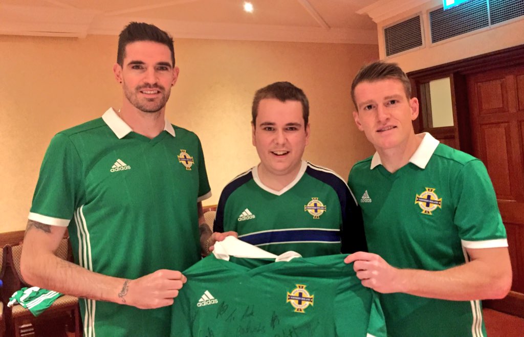 DialysisDobson's tweet photo. Oh what a Night!! Thanks @NorthernIreland &amp; @BelTel for giving me the 1st New Signed Shirt &amp; the chance to meet all the lads #DareToDream ⚽️ https://t.co/PQFwdZY3t3