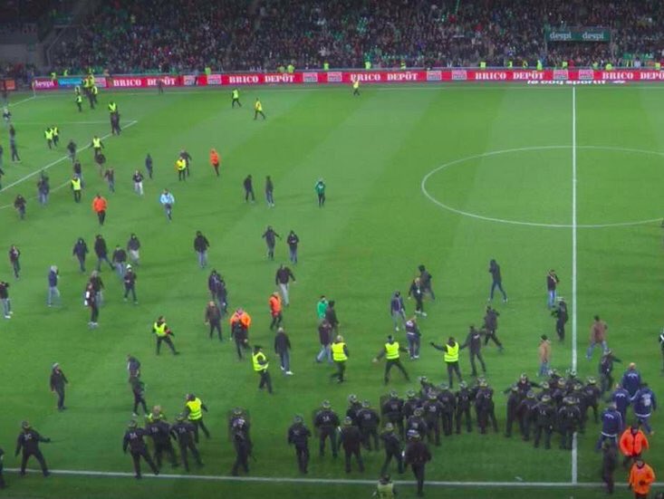 Officiel ⚠️ Envahissement de terrain à Geoffroy-Guichard.
La commission de discipline retire 3 points à Bastia.
