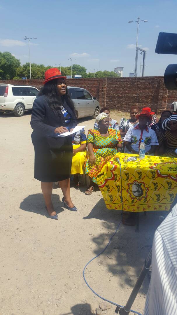 ZBCNewsonline's tweet photo. First Lady for VP – Zanu PF Hre Women’s League https://t.co/WumkxUtoyp https://t.co/TL3Kyw9FHw