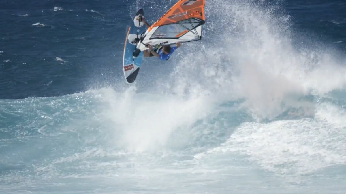 Windsurfzone's tweet photo. IWT 2017 Aloha Classic, round 3 https://t.co/pKTSk6D6A2 #Competitions #Video #Aloha_Classic https://t.co/tXbToZF0on