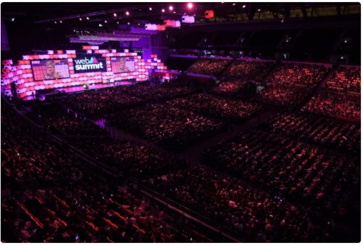 Id_Entity_Sa's tweet photo. Ecco la panoramica impressionante dello stage centrale a Lisbona questa mattina a @WebSummit 😯

#websummit2017 https://t.co/PIoyCjxJB9