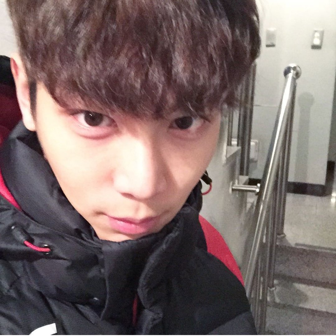 _nabcden's tweet photo. @kangineung เป็นนายแบบชื่ออีชอลอูค่า พี่เค้าน่ารักน้าา แต่งเป็นตัวในเกม PBUG ค่ะ 555555 https://t.co/qHfVNGsxv8