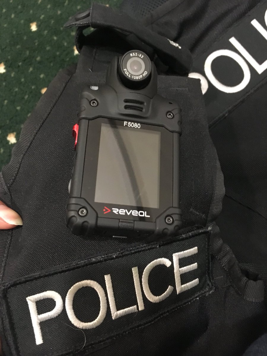 RunnymedeBeat's tweet photo. Today’s operation has been filmed on our #bodywornvideo cameras. #goodbitofkit helps provide evidence and #keeppeoplesafe #surreydrugsop https://t.co/wGPm1Kt57A