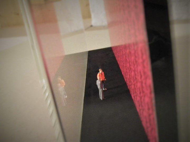 MisterFrameMan's tweet image. #throwbacktuesday frames in a gallery in a frame....frame-ception! @slinkachu