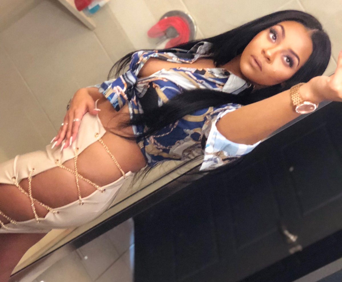 DollfaceeHaley's tweet photo. ✨@shoppoiyze✨ link in bio on instagram💜 https://t.co/JrK4FA2kCa