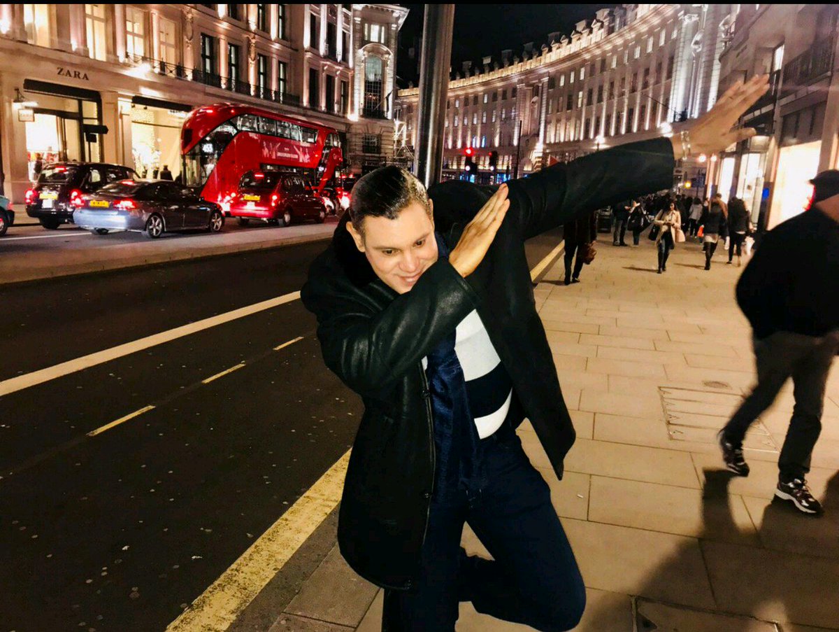 LiLHuvziVert's tweet photo. Sammy Sosa's transition from baseball superstar to "creepy white uncle who dabs at family outings" is nearly complete. https://t.co/mVlByee8HE