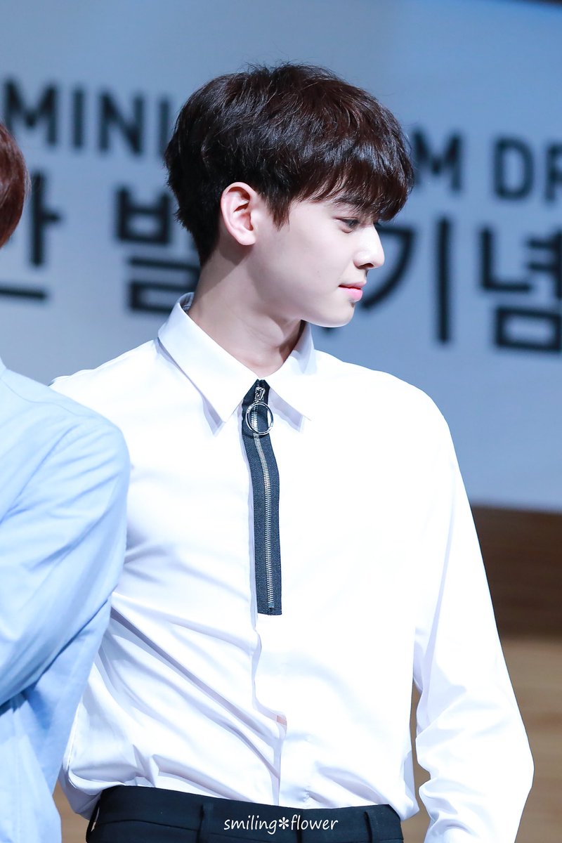 smilingflower97's tweet photo. 예뻐... 

#차은우 #CHAEUNWOO #ASTRO #아스트로 @offclASTRO https://t.co/eswJ57EpTG