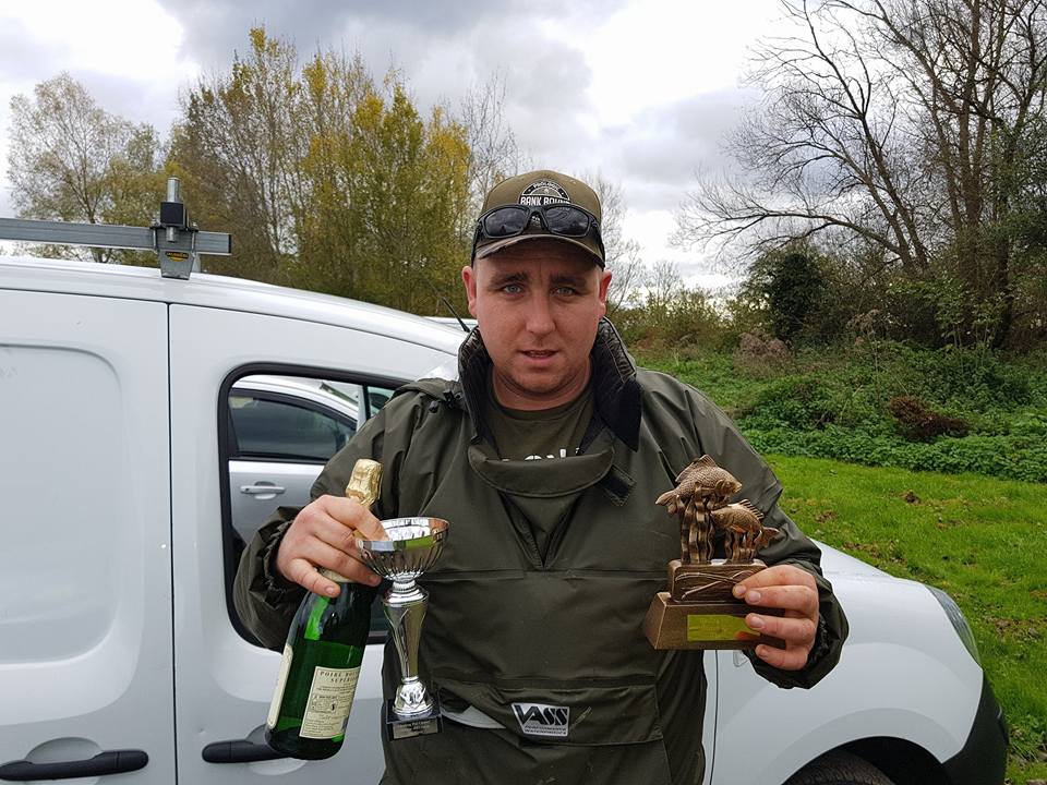 CoreBaits_uk's tweet photo. A massive well done to Dean and Tony for taking part in hauling for cancer 2017 and finishing a very respectable 2nd &amp; 4th. #TeamCoreBaits https://t.co/3EAYia316c
