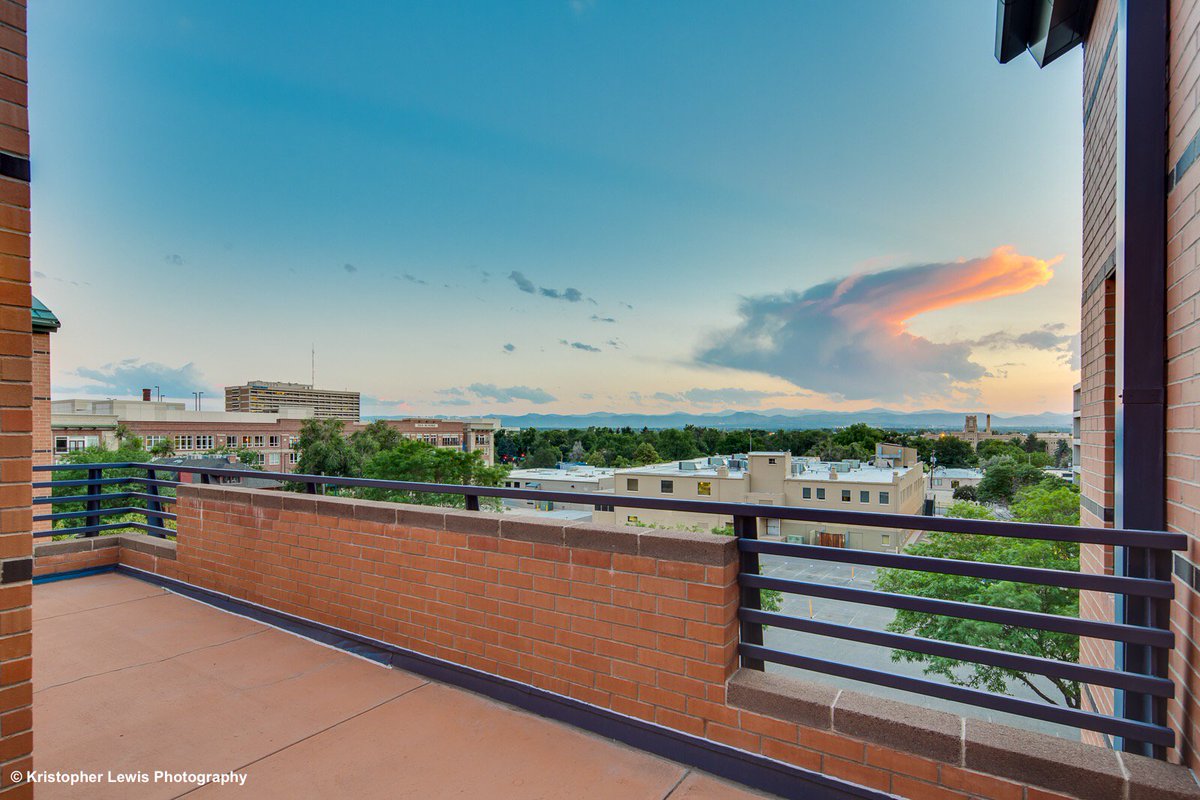 ColoradoCompany's tweet photo. Huge 2-BR Penthouse loft in Golden Triangle available for lease! https://t.co/utMoHPTy0W #DenverRealEstate #LuxuryRentals #DowntownDenver https://t.co/4nhmIHOHtz