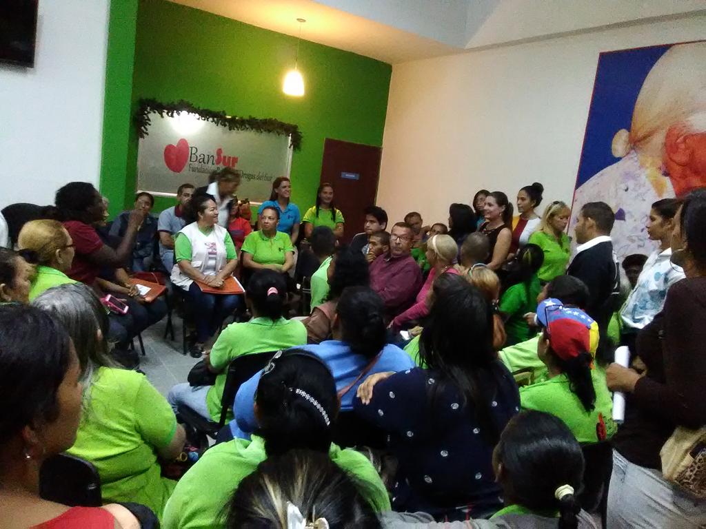 BanzuliaOficial's tweet image. #EnEsteMomento 
Inicia reunión con el equipo político de la parroquia San Francisco rumbo a las próximas elecciones.  #OmarFuturoPalZulia