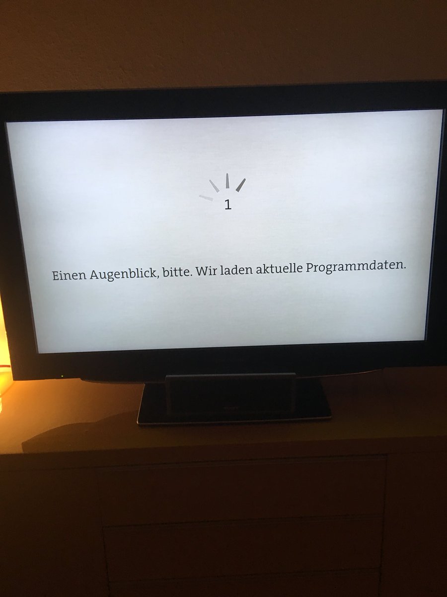 kikkobean's tweet photo. @Swisscom_Care In letzter Zeit erscheint bei jedem Start dieses Bild, minutenlang! was tun? https://t.co/KDW9ARcqVp