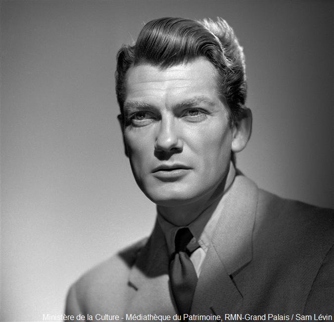 MinistereCC's tweet photo. Le 8 novembre 1998 disparaissait Jean Marais. Il a joué dans des classiques du cinéma comme "La Belle et la Bête" ou "Fantomas" #CeJourLà https://t.co/tsTbA3nVHg