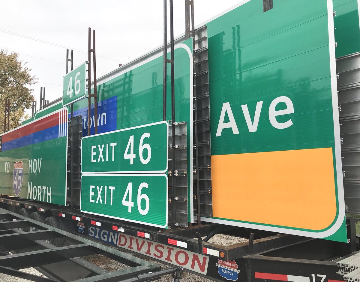 CLSUSA's tweet photo. Working hard and keeping busy @TxDOT #makingsigns https://t.co/gZVieVEV41