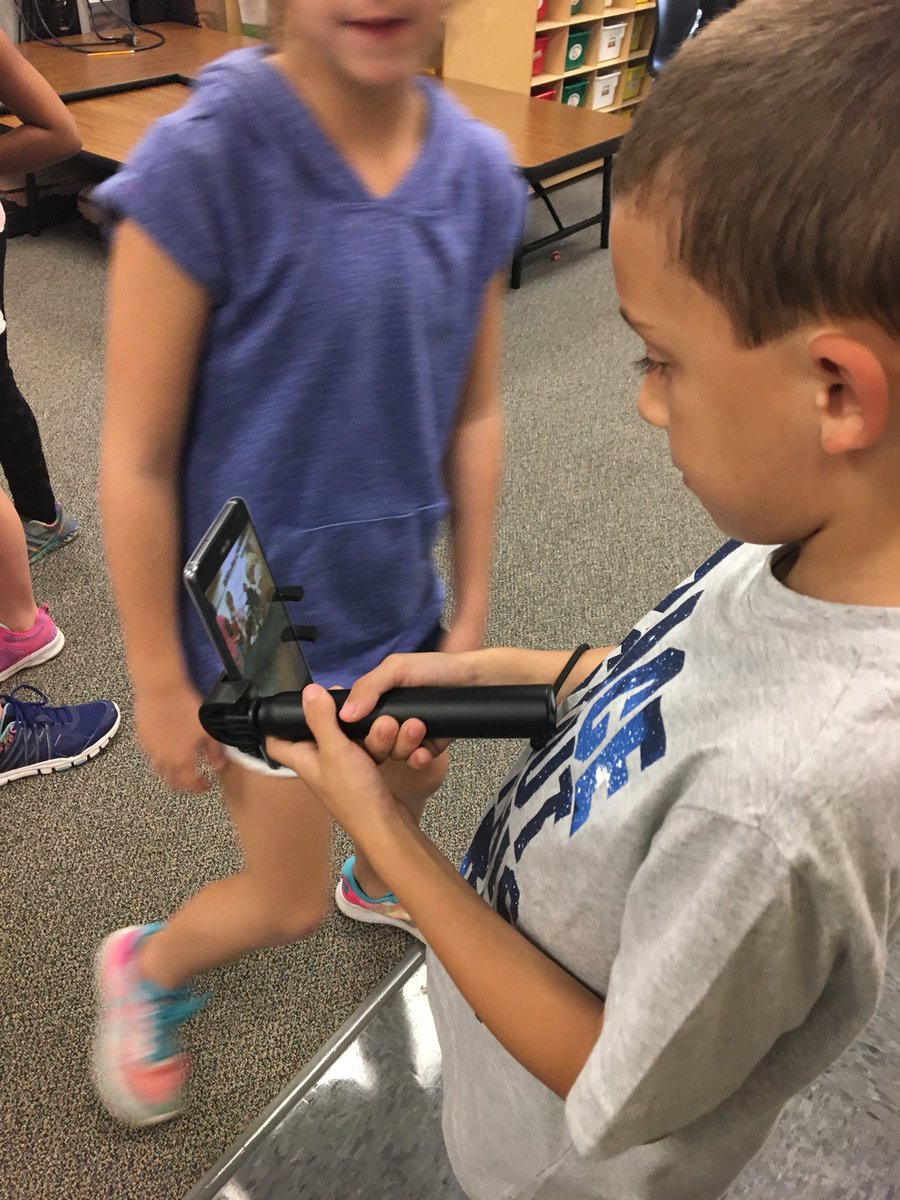 MrsBrode2nd's tweet photo. Having fun with #GoogleExpeditionsAR #ReaganRays https://t.co/2NegMao1LB