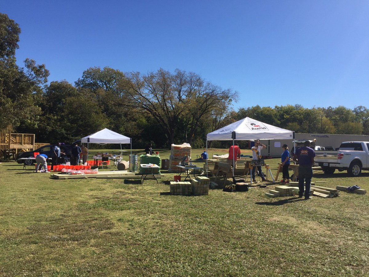 AustinCML's tweet photo. Great time at the recent @moorlandymca Dallas playground build! Thanks to @kaboom, @BCBSTX, and @KDC_Development for your community efforts! https://t.co/TPcOqFywPL