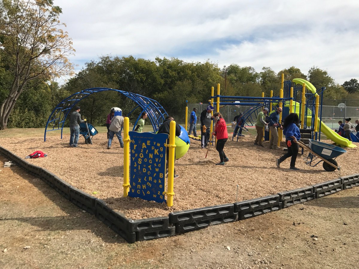 AustinCML's tweet photo. Great time at the recent @moorlandymca Dallas playground build! Thanks to @kaboom, @BCBSTX, and @KDC_Development for your community efforts! https://t.co/TPcOqFywPL