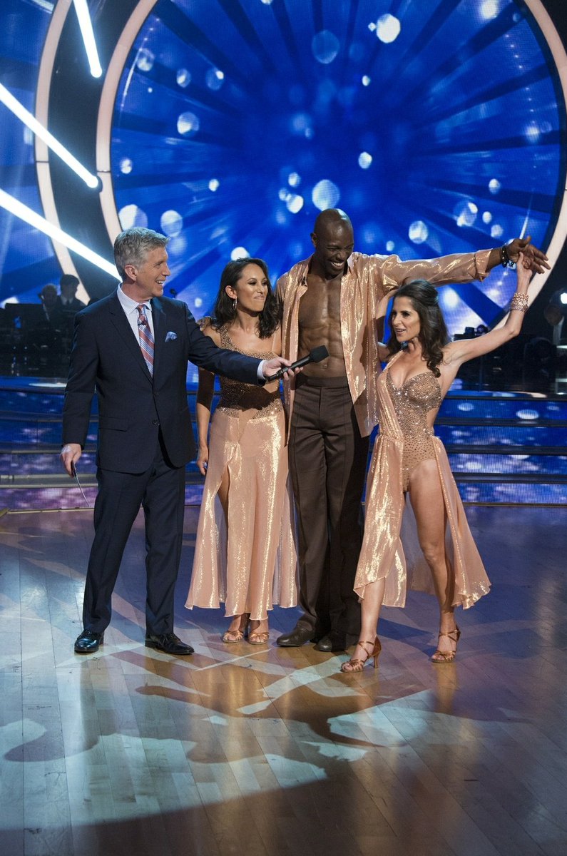 lindsayk77's tweet photo. You could tell she was nervous but @kellymonaco1 did such a great job last night! So proud of their trio ❤ #DWTS #GH #TeamGetchaPopcorn https://t.co/2r6vOvpCtE