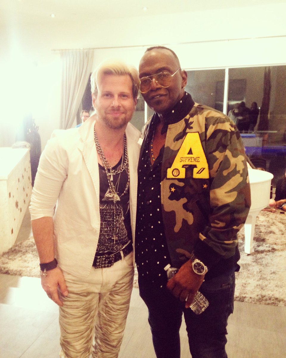 crisgunther_'s tweet photo. Be FEARLESS says @YO_RANDYJACKSON !
#TuesdayThoughts @isinaofficial #babyface #walterafanasieff #artist #actor #crisgunther #cgun #metoo ππ₯π¬ https://t.co/YC4llpMKmR