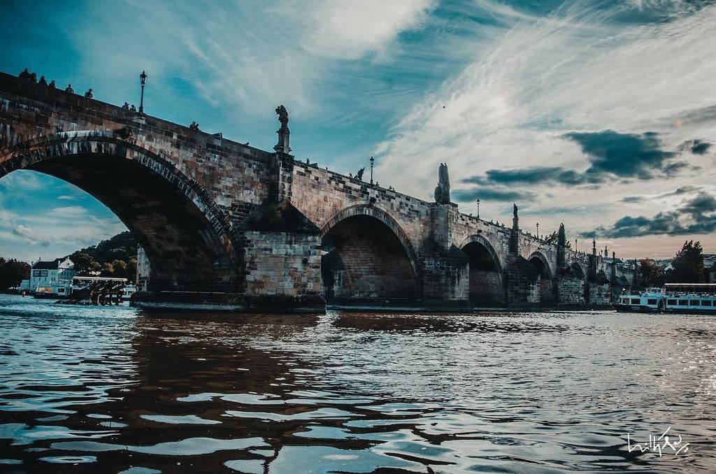 ihithro's tweet photo. When both the nature and humans try to create a drama. #praha the all new #Czechia #ihithro *,~~] https://t.co/AC1HDKdWs0 
#main_vision
#su… https://t.co/wy6klgCkEq