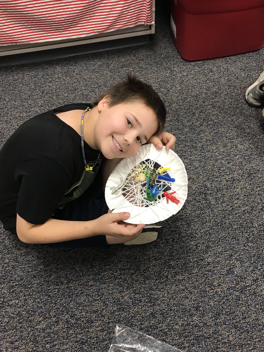 RiverDellRacers's tweet photo. 4th grade engineers created webs. They could use floss, fishing line, or yarn. Will they catch bugs? How strong will they be? #STEMtastic https://t.co/rf6o8GmBHb