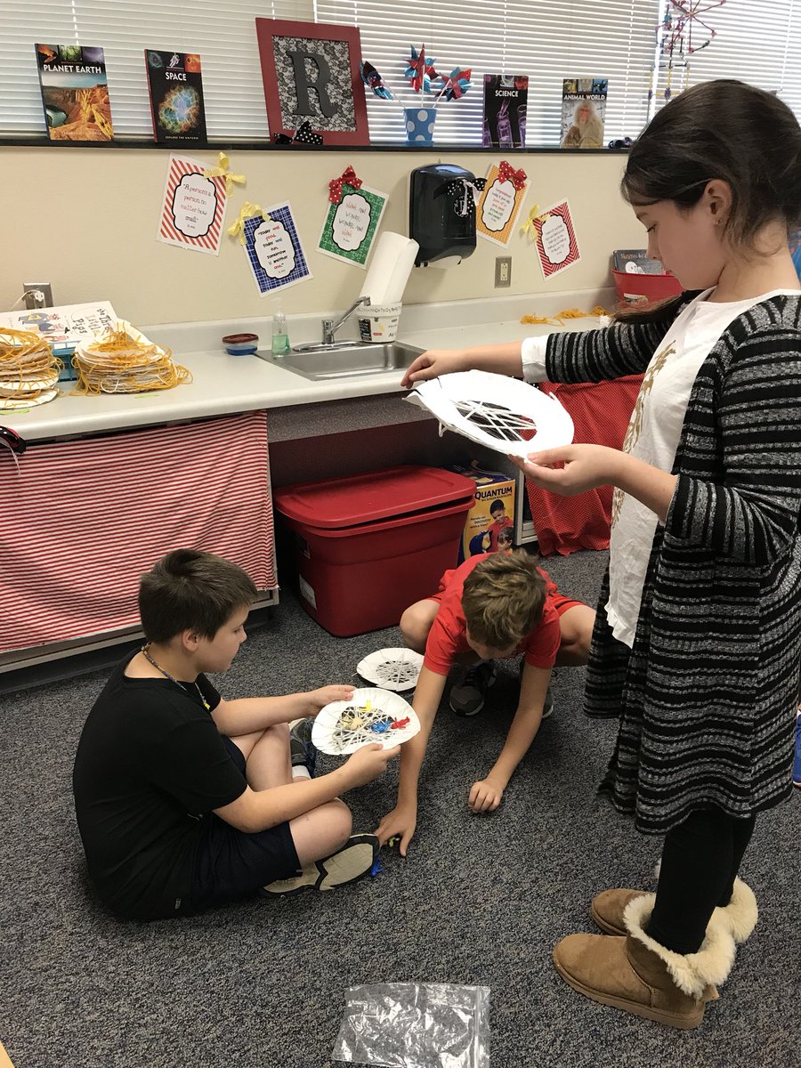 RiverDellRacers's tweet photo. 4th grade engineers created webs. They could use floss, fishing line, or yarn. Will they catch bugs? How strong will they be? #STEMtastic https://t.co/rf6o8GmBHb