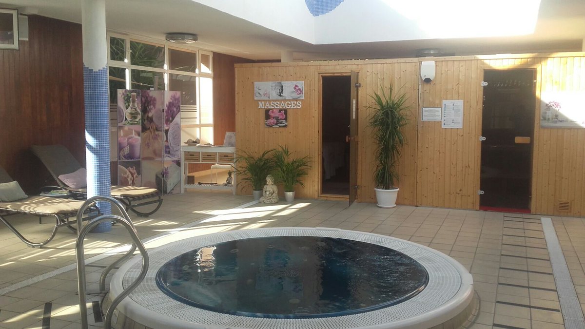 NatGilG's tweet photo. Offer on #DRIApp: 10% discount on #Massages & #BeautyTreats with @MartaRo16069014 A visit to #ÉliteMassages is a must in #LosAmigosBeachClub https://t.co/gMZzJmp2Jg