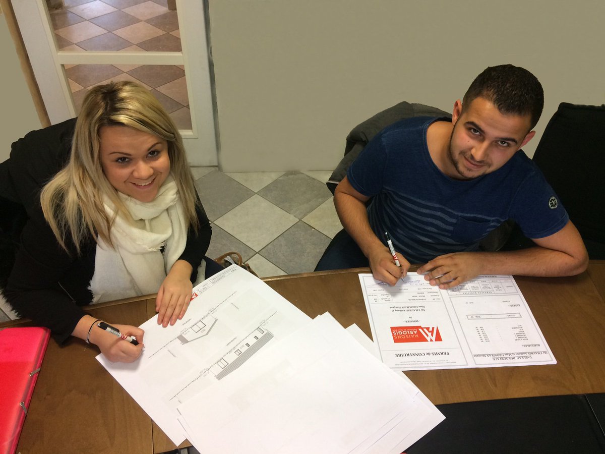 arlogis69's tweet photo. Une nouvelle étape pour Morgane et Anthony qui sont venus signer leurs  plans permis et heureux bénéficiaires encore du PTZ actuel :) https://t.co/aEO4qcmNJB