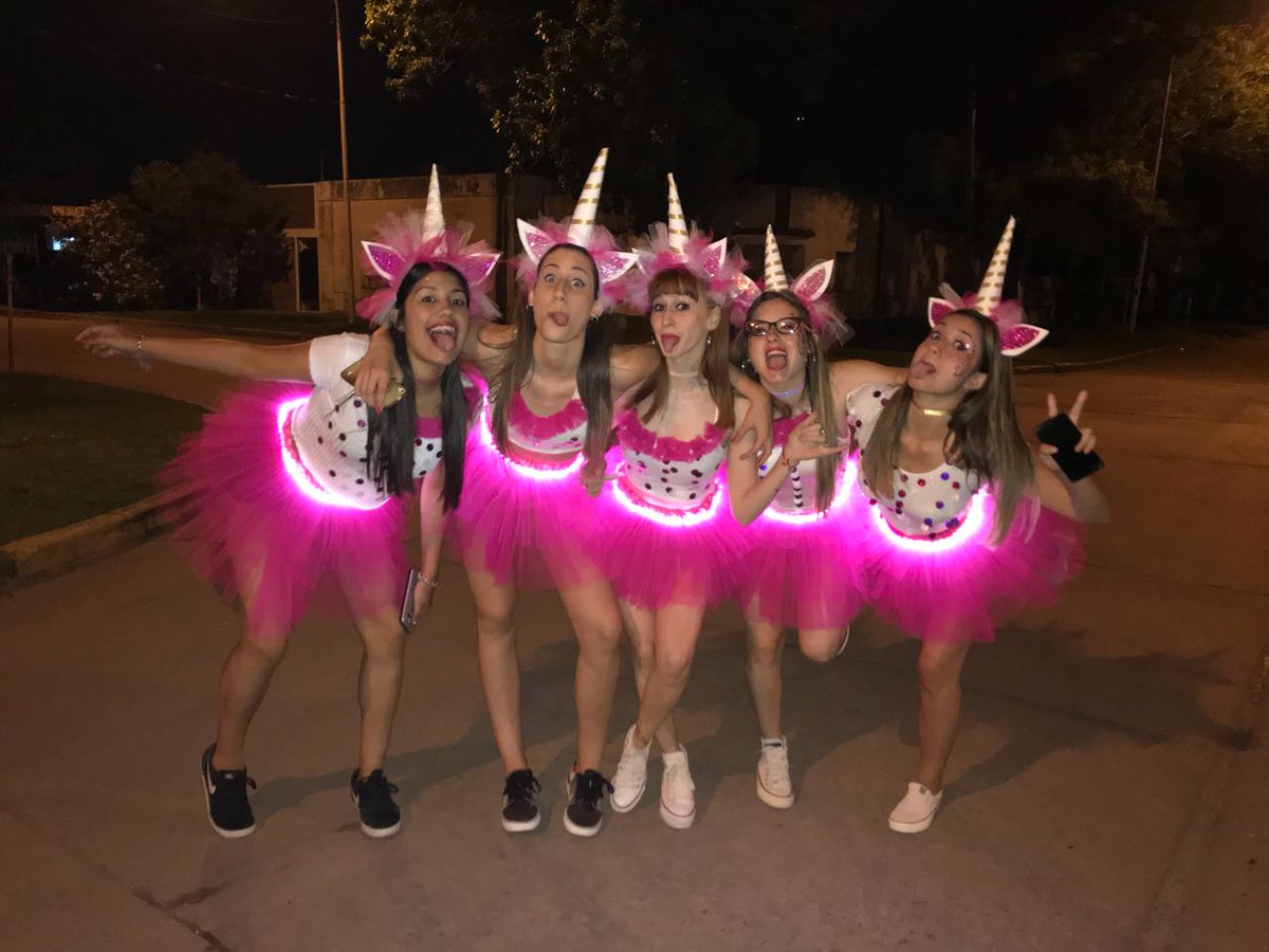 AgosPizzolito's tweet photo. #fddroldan 2017 
LAS MEJORES😍💕🎭 https://t.co/bmriJoI0oB