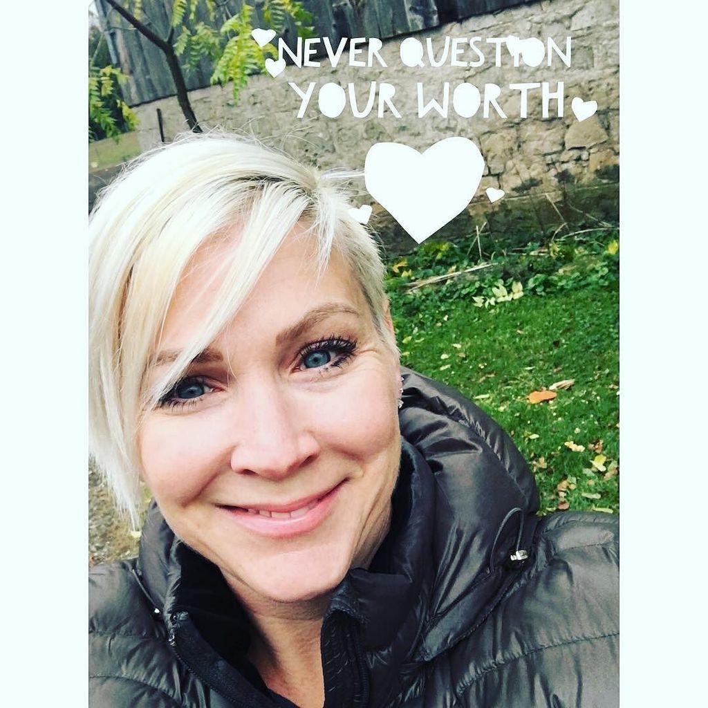 absolutelysjf's tweet photo. Never question your worth!  You deserve to be happy!  #worldchanger #worldgn #absolutelysjf #absolutelysarah #helo… https://t.co/JCzldvDwqm https://t.co/1UW8gth9DT