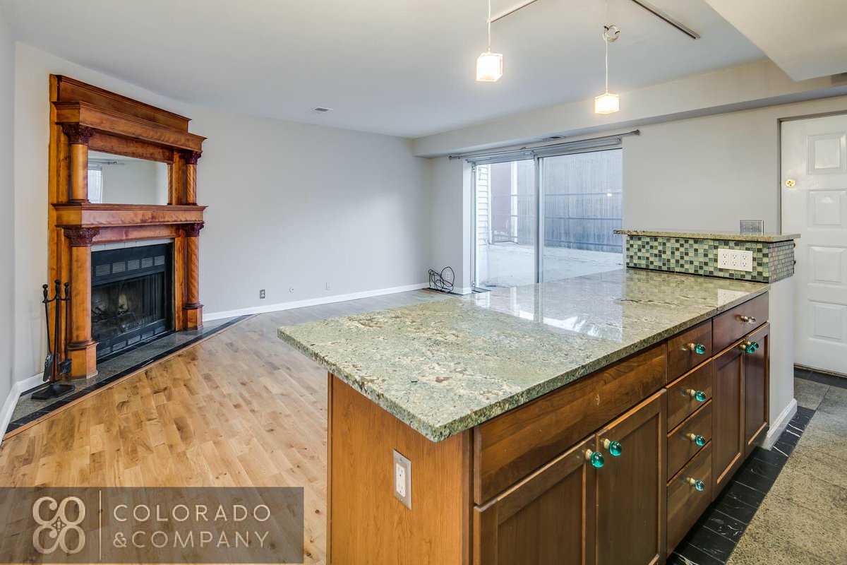 ColoradoCompany's tweet photo. Charming and quiet City Park South 2-Br condo w/garage, w/d in-unit, and wood burning fireplace for lease! https://t.co/Wz9YKigeMF #Denver https://t.co/Ea0FmKUNrz