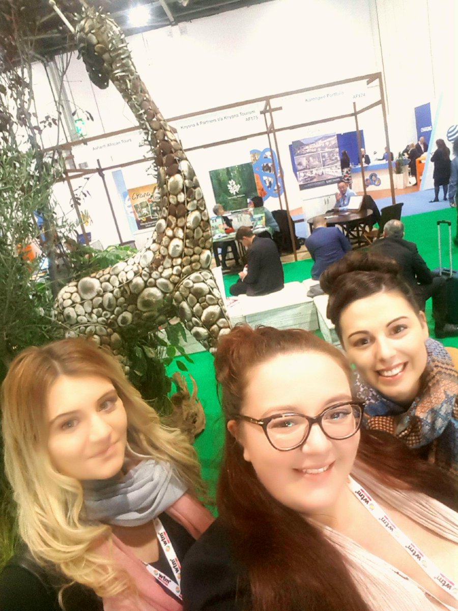 Coach_Direct's tweet photo. Some of the team at WTM today, lots of meetings with existing and also new customers. Service with a smile guaranteed🤗 https://t.co/balY8jVBB6