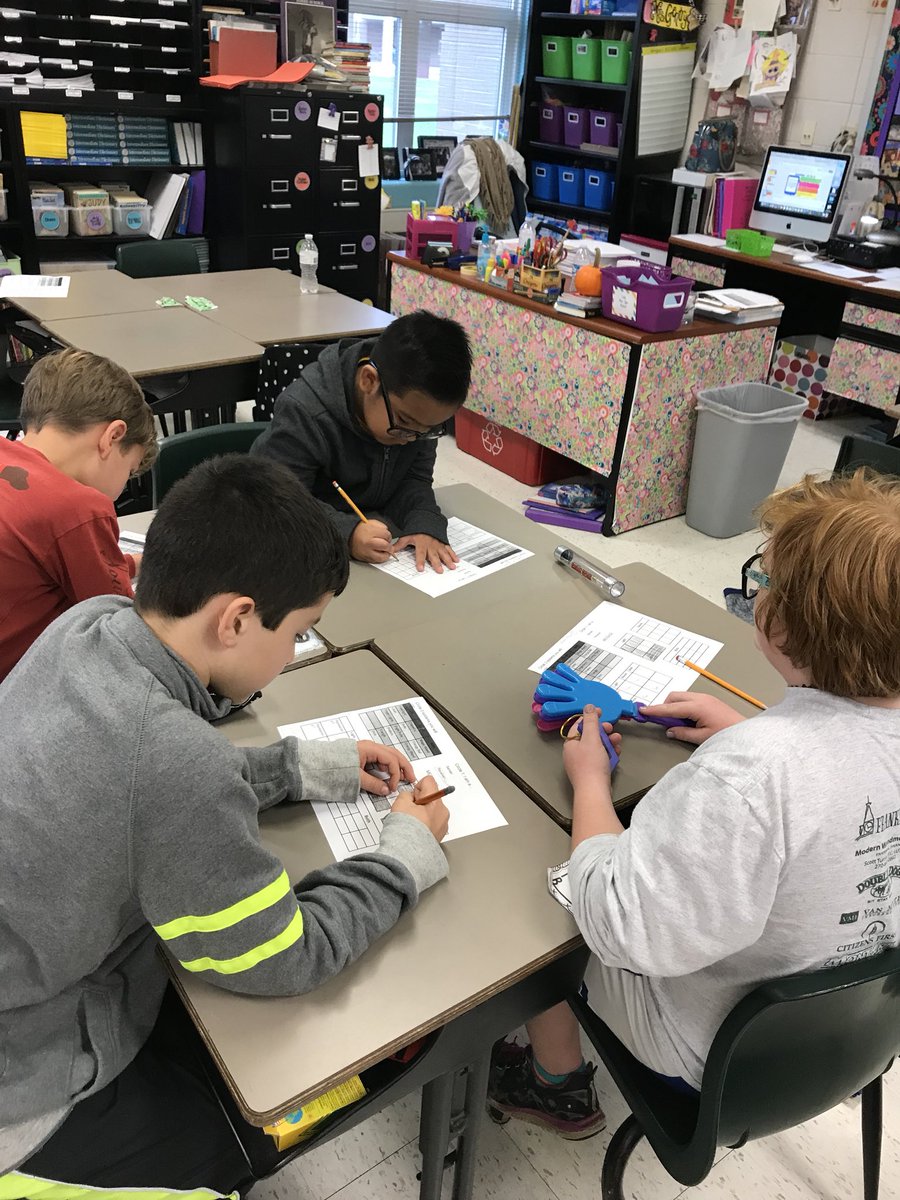 gentry_nickie's tweet photo. Ss using toys to send binary code! #BeaCoder https://t.co/juygPCmUF0