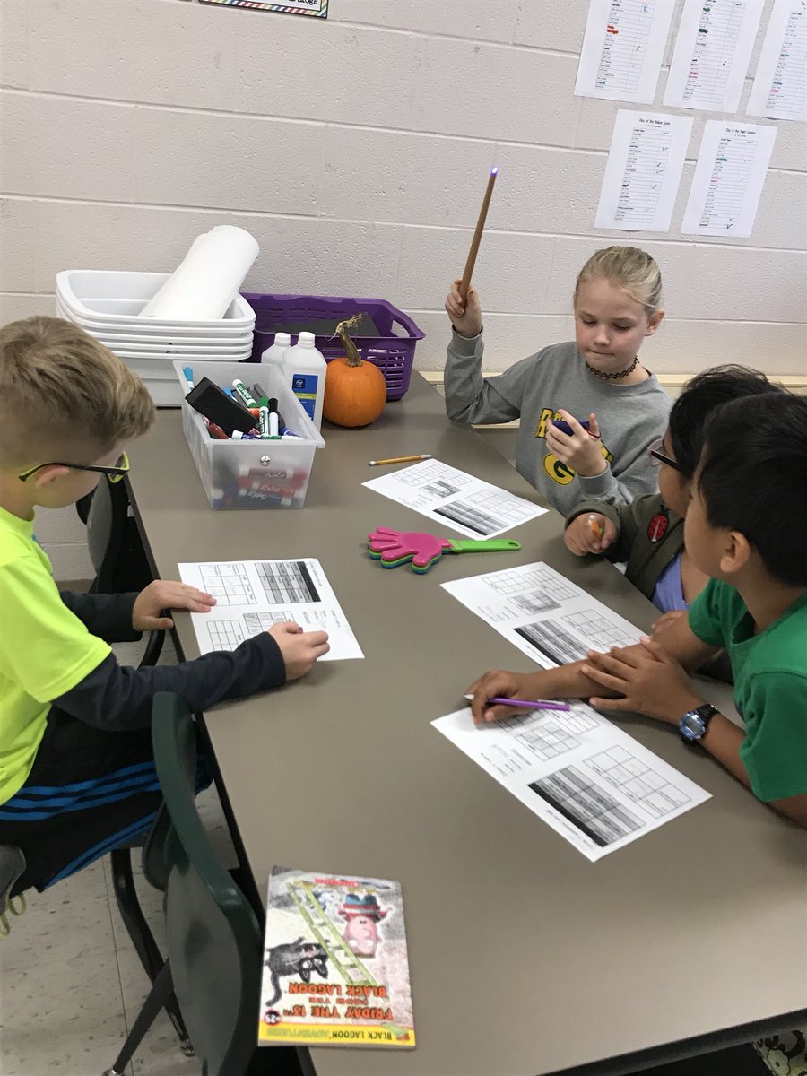 gentry_nickie's tweet photo. Ss using toys to send binary code! #BeaCoder https://t.co/juygPCmUF0