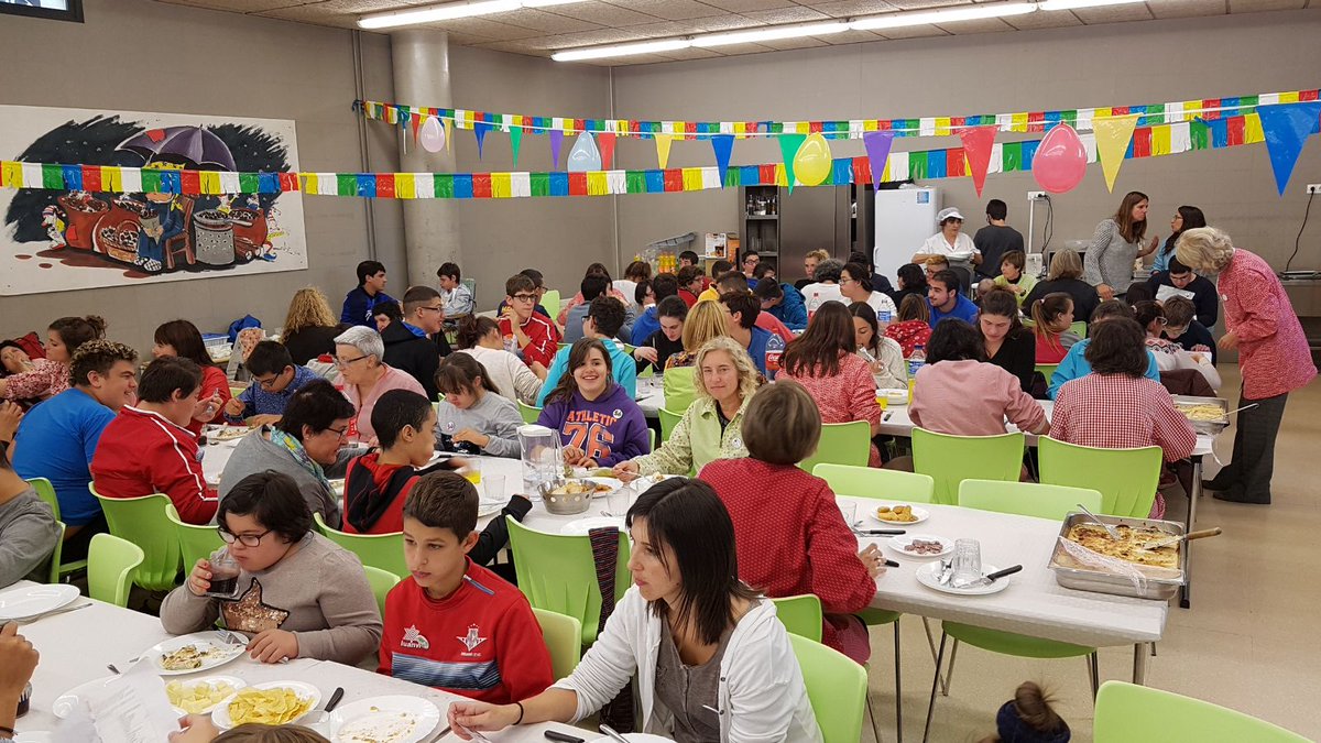 SantTomas_'s tweet photo. L'escola l'Estel de @Ass_SantTomas celebra 50 anys https://t.co/VRK5T92kG9 #50anysEstel https://t.co/xa72rxluVJ