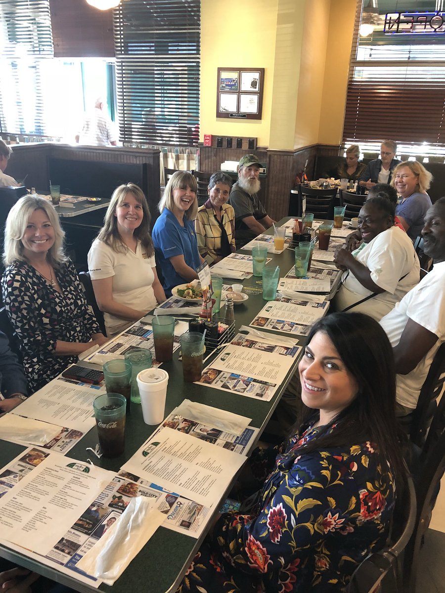 SafeMobilityFL's tweet photo. Taking @SCGOVSCAT today to show how amazing riding public transit is! @FloridaTransit #transitisgolden #welltakeyouthere #metrodiner https://t.co/AyWxI4eNgX