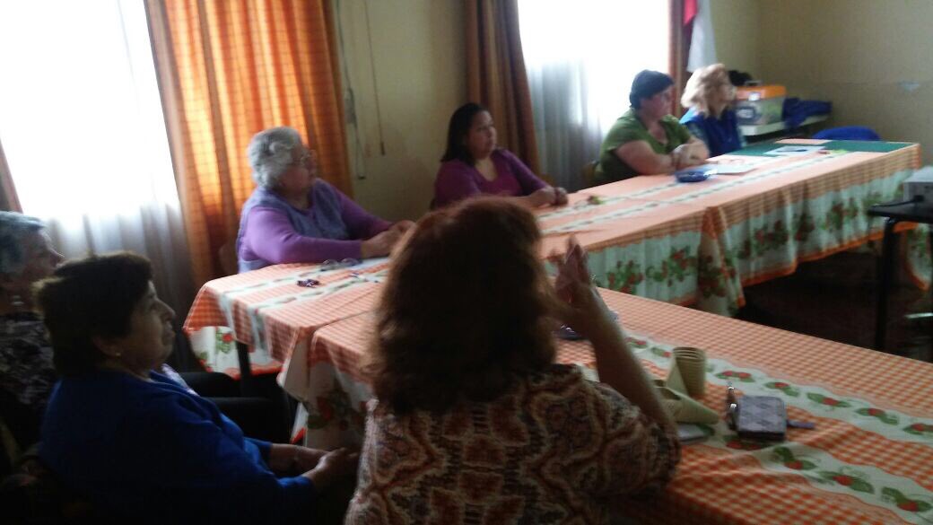 stgomujer's tweet photo. Charla de promoción de hábitos saludables y calidad de vida, en el taller "Sueños de mujer". https://t.co/PUq20hBtkB