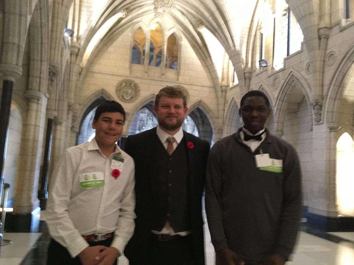 thibodeau's tweet photo. Youth with NDP @Daniel_Blaikie thx to @bbbsc &amp; @RJeunesseCAN #YouthInOffice #Jeunessurlacolline https://t.co/oQeabZ7UeG