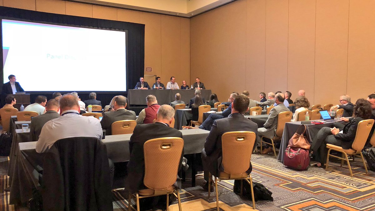 TechData_HPE's tweet photo. Full house for How to Increase your Level of #Convergence to Attract more #DataCenter Business Specialist Growth Workshop #TechDataSummit https://t.co/zeBDFR03bz