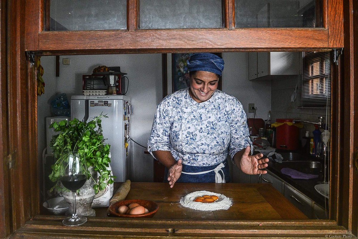 Hoje é dia de Masterchef Profissionais!!! Bora ver essa galera botar a mão na massa !! Cola na Band as 22h <a href="/BandTV/">Band TV</a> <a href="/masterchefbr/">MasterChef Brasil</a> @