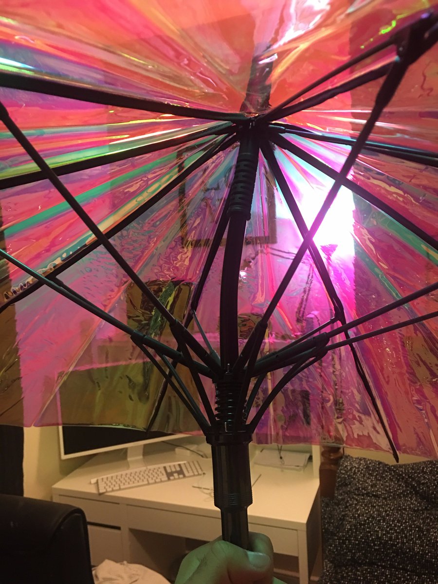 dobstotev's tweet photo. @the_oombrella I received my #oombrella - doesn't connect to the app and it's twisted at the top. Also, noone replies to the support email!! https://t.co/yzxwORNSTN