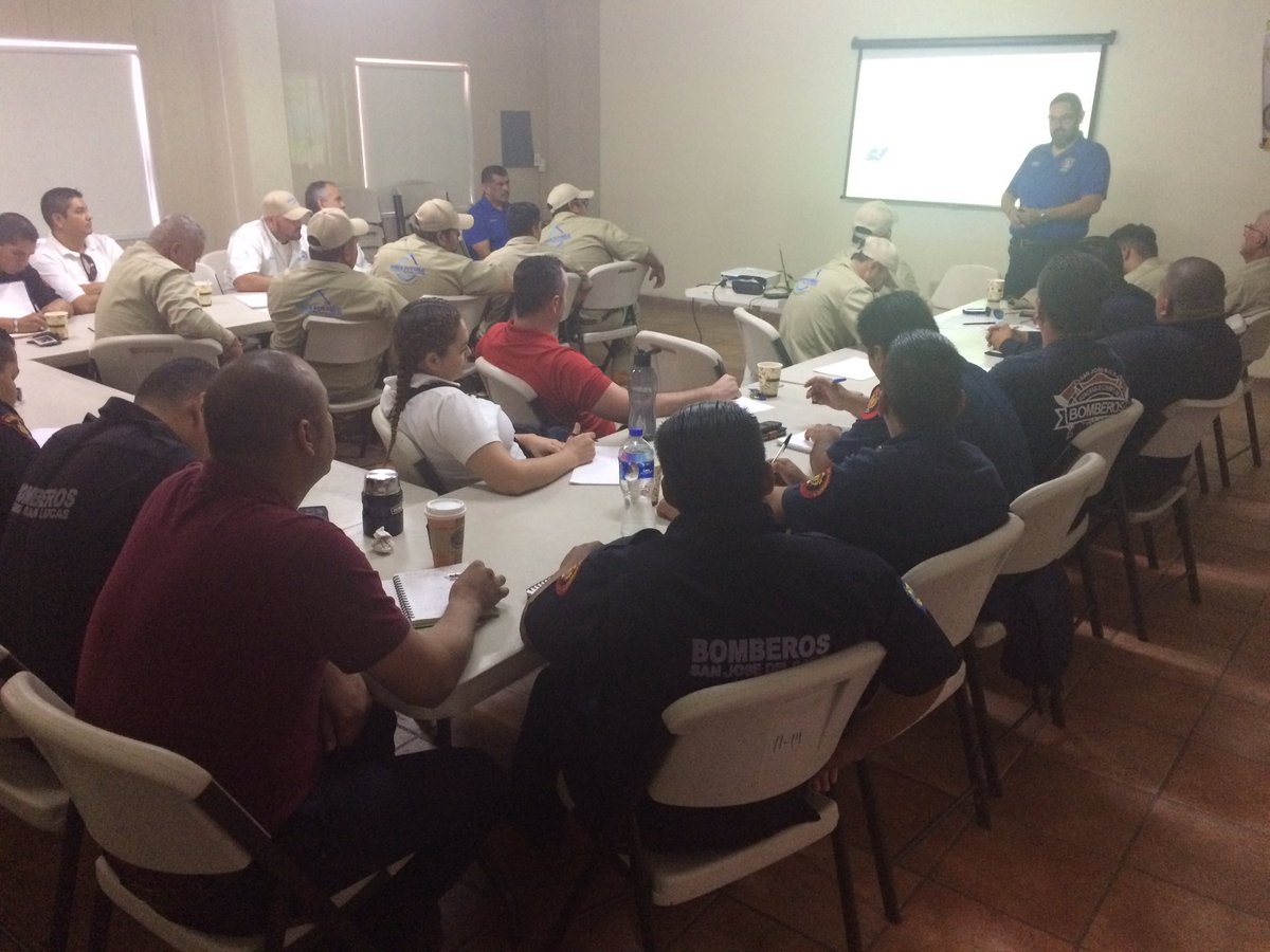 BomberosCsl's tweet photo. Iniciamos con una gran participación en el Curso de Materiales Peligrosos Primer Respondiente Operacional. Participación de #BomberosCSL https://t.co/E28aTlR7pr