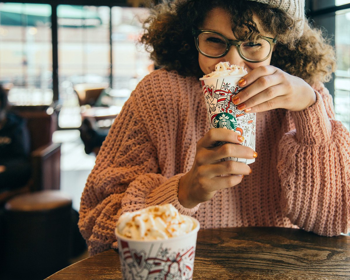 Starbucks's tweet photo. Yay coffee dates! ☕️❤️ Buy one holiday drink, get one free to share. Nov. 9-13, 2-5pm. (U.S. &amp; Canada) #ShareEvent https://t.co/y5UUHcbjwu