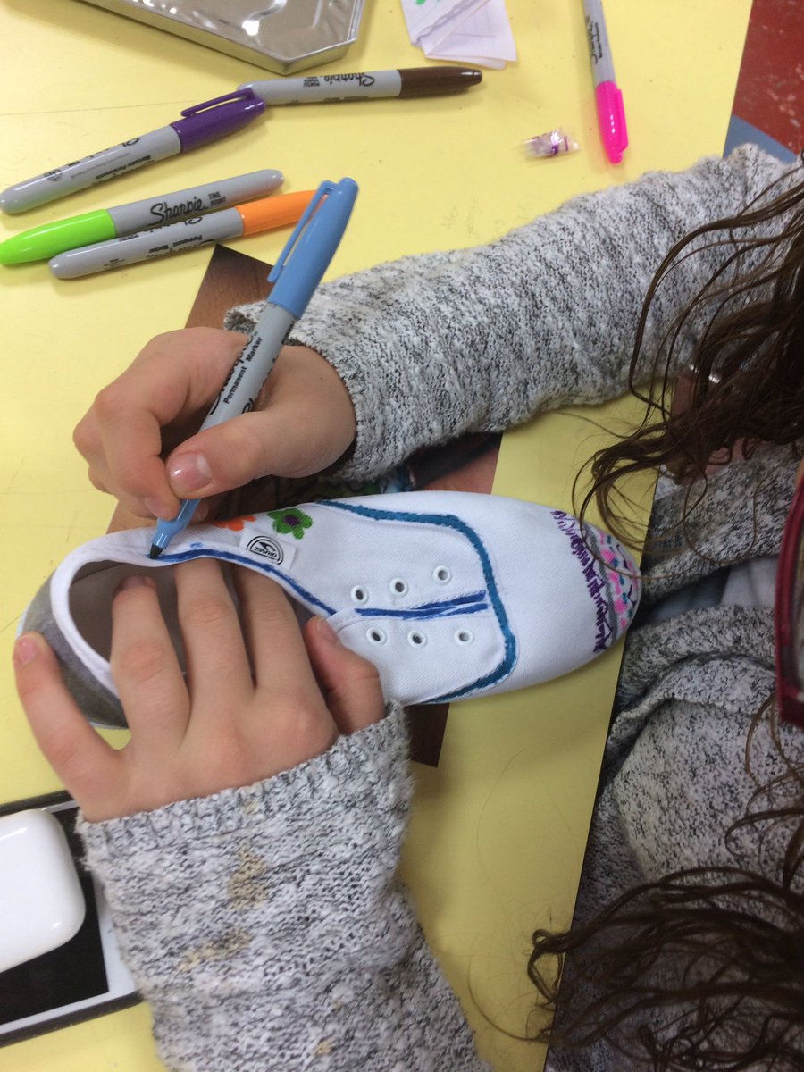 "Camino contigo, construyamos el camino" <a href="/ArtesV/">Visual Arts</a> <a href="/ChmdDigital/">Cultura Digital CHMD</a> <a href="/bphavitia/">bphavitia</a> <a href="/juandavidchmd/">Juan David Amador</a>