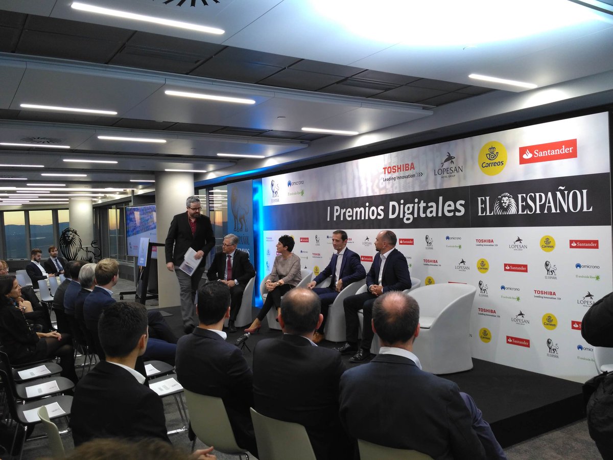 Correos's tweet photo. La comunicación, el sector más impactado por la tecnología. Debate para comenzar los #premiosdigitales de @elespanolcom https://t.co/8DH1YSGs39