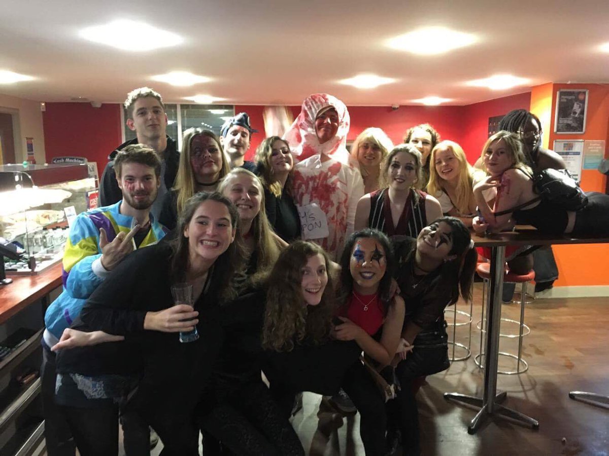 BiosciencesUOG's tweet photo. 🍹Hi guys thank you to those who came to our past 2 socials, hope you all had a great time! Our next social will be on the 16TH OF NOVEMBER 🍹 https://t.co/SciOVx5ebI