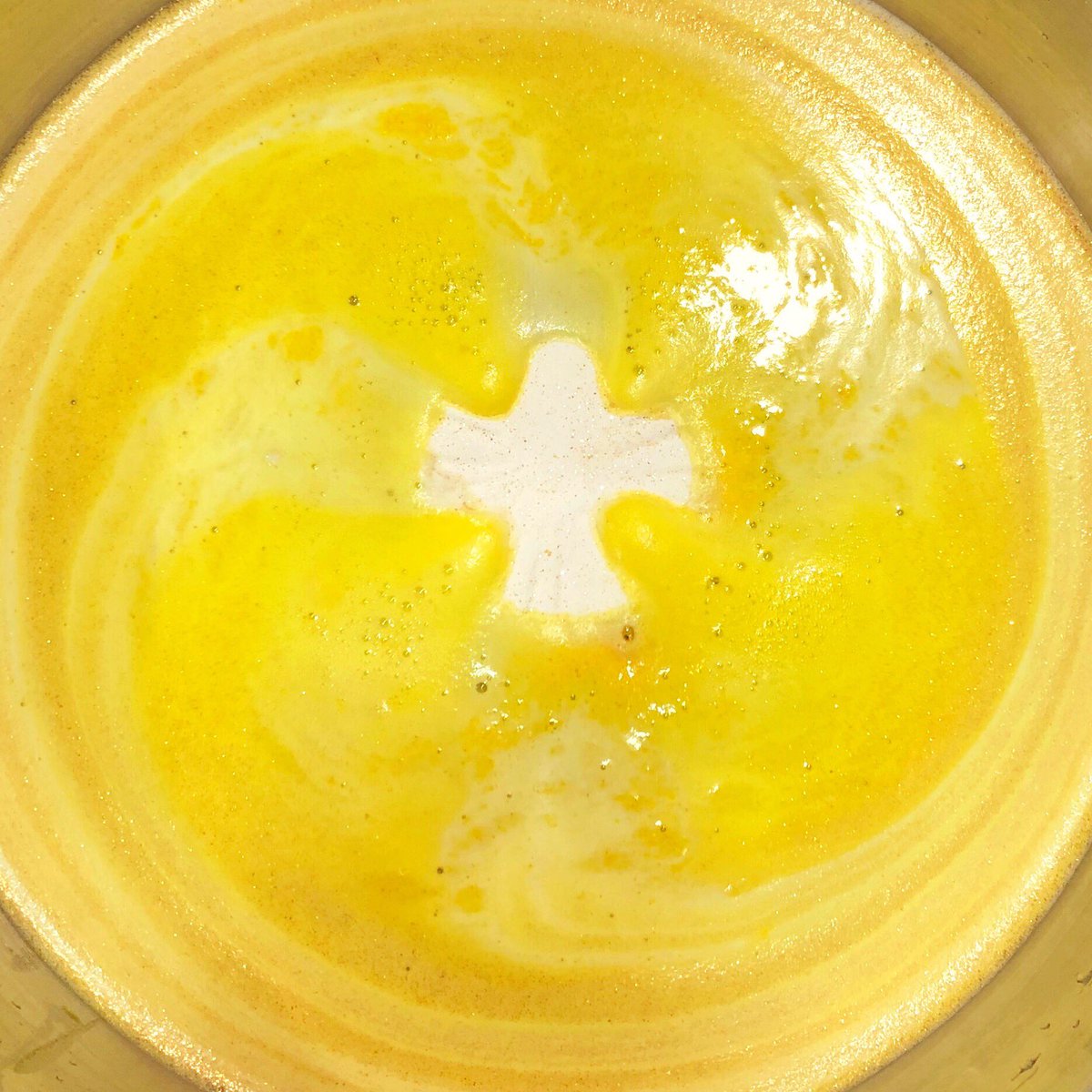 Snow Angel Bath Melt has landed ✨👼✨

#LushChristmas #BathMelt #LushBath #LushAberdeen