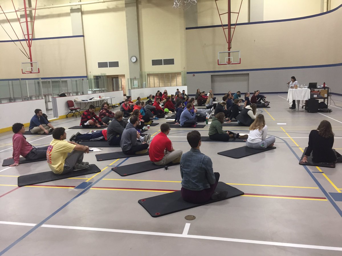 hoyingma's tweet photo. Heartfulness meditation with the @UD_CampusRec student supervisors. #theygetpaidforthis https://t.co/c7GiMNOxjP