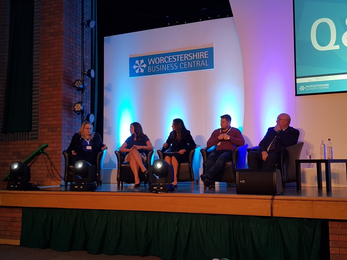 RIFT_Actuators's tweet photo. Tony @SmartActLtd &amp; @CyberGoGiver talk about learning 2 delegate, let go, empower others in your team &amp; balance life work better #WBcon https://t.co/nQlM14ajMD