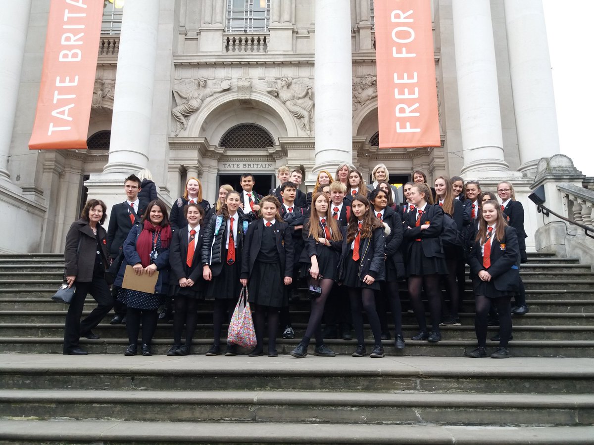 Bloomfield_C's tweet photo. #SandringhamSchool Year 10 art and photography at #TateBritain https://t.co/Ij3M20naZz